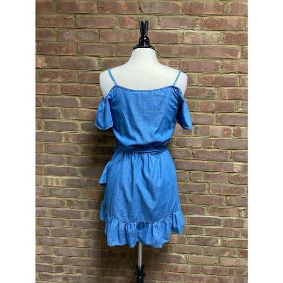 Love Tree Denim Chambray Cold Shoulder Faux Wrap Dress Size Medium - Picture 3 of 7